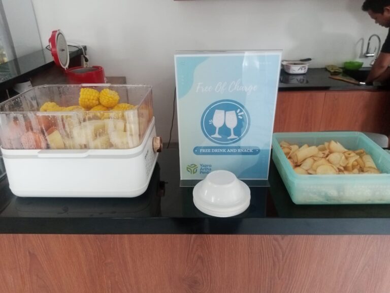 Free Welcome Snacks & Drinks